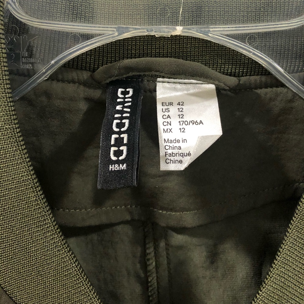 Cute army green jacket! - Picture 4 of 6
